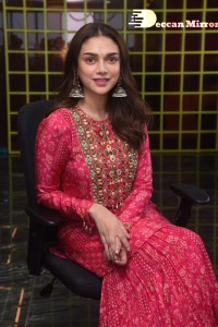 Aditi-Rao-Hydari-6