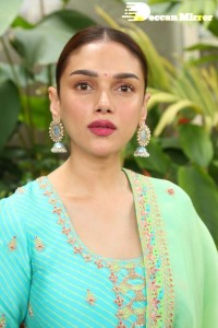 Aditi-Rao-Hydari-14