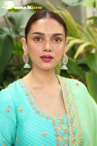 Aditi-Rao-Hydari-16