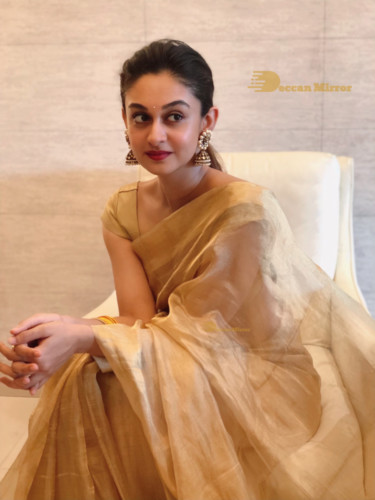 Tamil and Telugu Actress Aishwarya Arjun Photoshoot