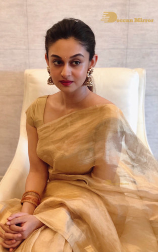 Tamil and Telugu Actress Aishwarya Arjun Photoshoot