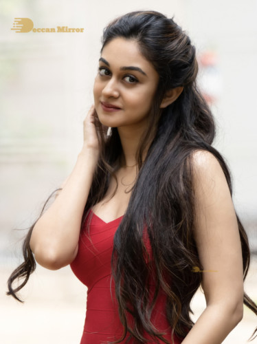 Tamil and Telugu Actress Aishwarya Arjun Photoshoot