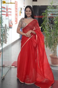 indian actress aishwyara dutta gorgeous looks in a red saree