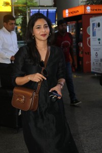 actress aishwarya lekshmi spotted at mumbai airport