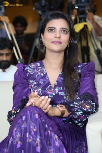 actress Aishwarya Rajesh cute in a blue salwar dress