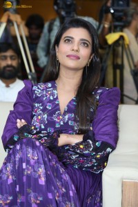 actress Aishwarya Rajesh cute in a blue salwar dress
