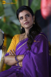 actress Aishwarya Rajesh gorgeous in a blue saree