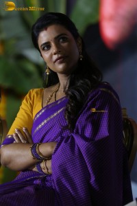 actress Aishwarya Rajesh gorgeous in a blue saree