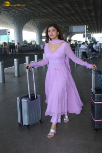 actress Akanksha Puri stunningly beautiful in a violet salwar dress