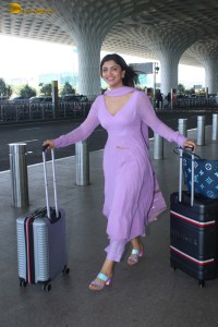 actress Akanksha Puri stunningly beautiful in a violet salwar dress