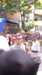 Bollywood actors Akshay Kumar and Disha Patani spotted in Juhu