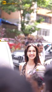 Bollywood actors Akshay Kumar and Disha Patani spotted in Juhu