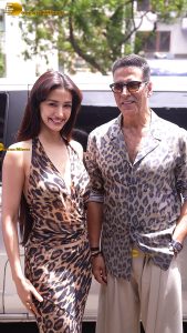 Bollywood actors Akshay Kumar and Disha Patani spotted in Juhu