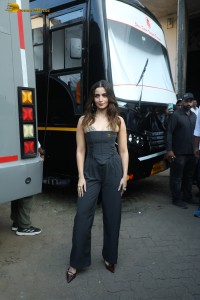 bollywood actress alia bhatt spotted in a shoulderless black dress
