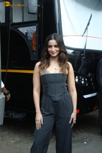 bollywood actress alia bhatt spotted in a shoulderless black dress