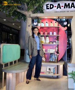 actress alia bhatt in denim jeans and jacket