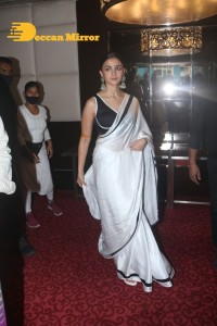 Alia Bhatt cute in a white saree as she promotes Gangubai Kathiawadi movie