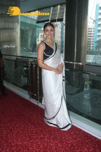 Alia Bhatt cute in a white saree as she promotes Gangubai Kathiawadi movie