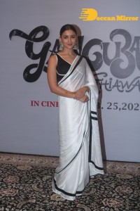 Alia Bhatt cute in a white saree as she promotes Gangubai Kathiawadi movie