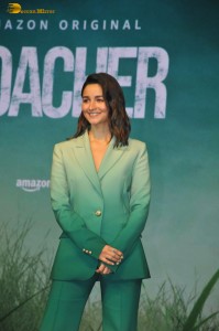 actress Alia Bhatt pretty in a green suit at an event
