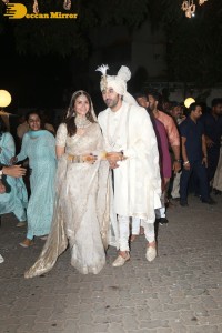 Newlyweds Ranbir and Alia greet the Fans