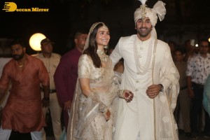 Newlyweds Ranbir and Alia greet the Fans