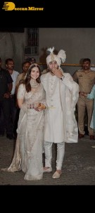 Newlyweds Ranbir and Alia greet the Fans