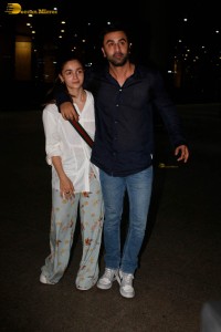 Alia Bhatt spotted with her husband Ranbir Kapoor in Mumbai on June 29, 2023