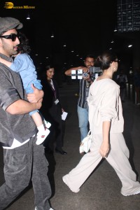 Actor couple Ranbir Kapoor and Alia Bhatt were spotted with their daughter Raha at the Mumbai airport on September 25, 2024