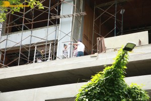Ranbir Kapoor and Alia Bhatt check out the construction of their new house