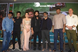 Allu Arjun and Rashmika Mandanna promote Pushpa in Hyderabad