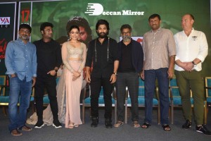 Allu Arjun and Rashmika Mandanna promote Pushpa in Hyderabad