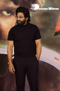 Allu Arjun and Rashmika in Mumbai promoting Pushpa