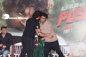 Allu Arjun and Rashmika in Mumbai promoting Pushpa