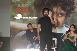 Allu Arjun and Rashmika in Mumbai promoting Pushpa