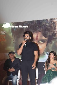 Allu Arjun and Rashmika in Mumbai promoting Pushpa