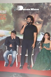 Allu Arjun and Rashmika in Mumbai promoting Pushpa