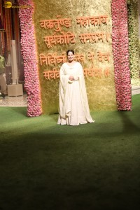 Ganapati Puja at Ambani Residence attended by Salman Khan, Aamir Khan, Pooja Hegde, Kareena Kapoor, Kajal Aggarwal, Sachin Tendulkar, Shraddha Kapoor, Ananya Panday, and others