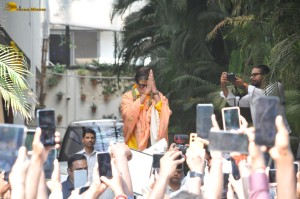 Fans greet Bollywood Legend Amitabh Bachchan who turned 81 on October 11, 2023