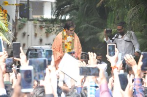 Fans greet Bollywood Legend Amitabh Bachchan who turned 81 on October 11, 2023