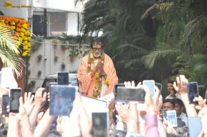 Fans greet Bollywood Legend Amitabh Bachchan who turned 81 on October 11, 2023