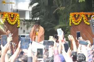 Fans greet Bollywood Legend Amitabh Bachchan who turned 81 on October 11, 2023