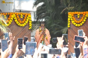 Fans greet Bollywood Legend Amitabh Bachchan who turned 81 on October 11, 2023