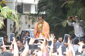 Fans greet Bollywood Legend Amitabh Bachchan who turned 81 on October 11, 2023