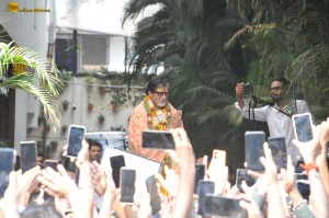 Fans greet Bollywood Legend Amitabh Bachchan who turned 81 on October 11, 2023