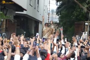Bollywood Superstar Amitabh Bachchan greeted his fans outside his house on his 82nd birthday