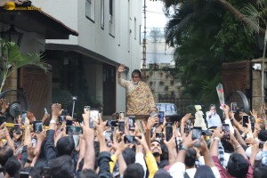 Bollywood Superstar Amitabh Bachchan greeted his fans outside his house on his 82nd birthday