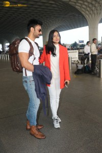 Actress amrita rao spotted with her husband rj anmol at mumbai airport