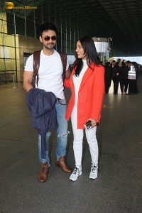 Actress amrita rao spotted with her husband rj anmol at mumbai airport