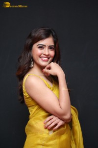 Actress Amritha Aiyer beautiful in a golden yellow saree